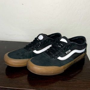 Men’s 9 1/2 vans black sneakers